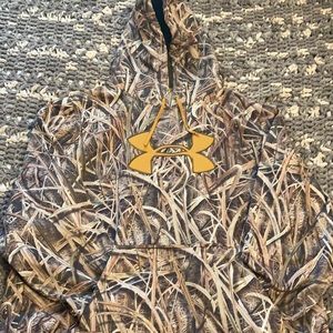 Camo Under Armour Sweatshirt